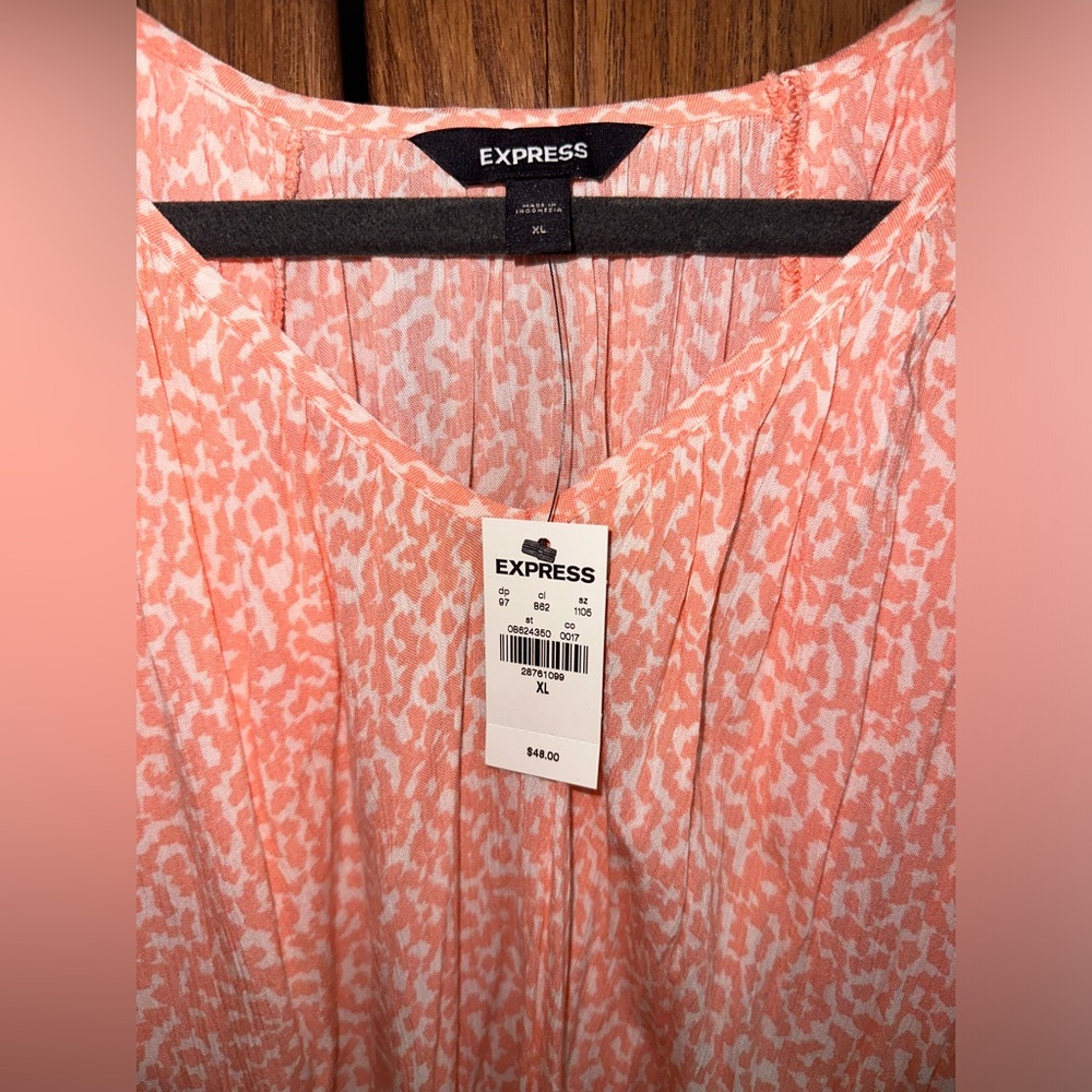 Express Flutter Sleeve Top NEW - Picture 3 of 6